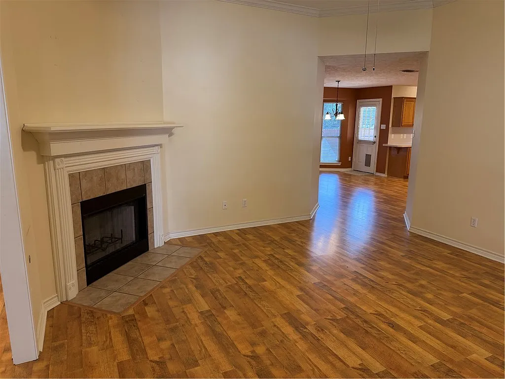 3 bed, 1558 sqft, $2,000 — Photo 3