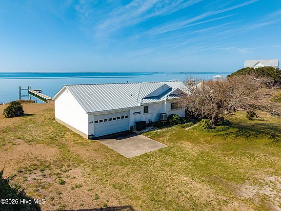 2nd image of 1528 Island Road