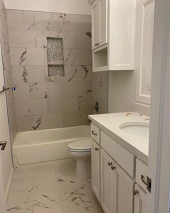 1st image of 604 NW 182nd St