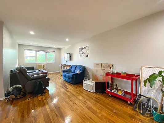 Rented by Realty 2000 Corp | media 31