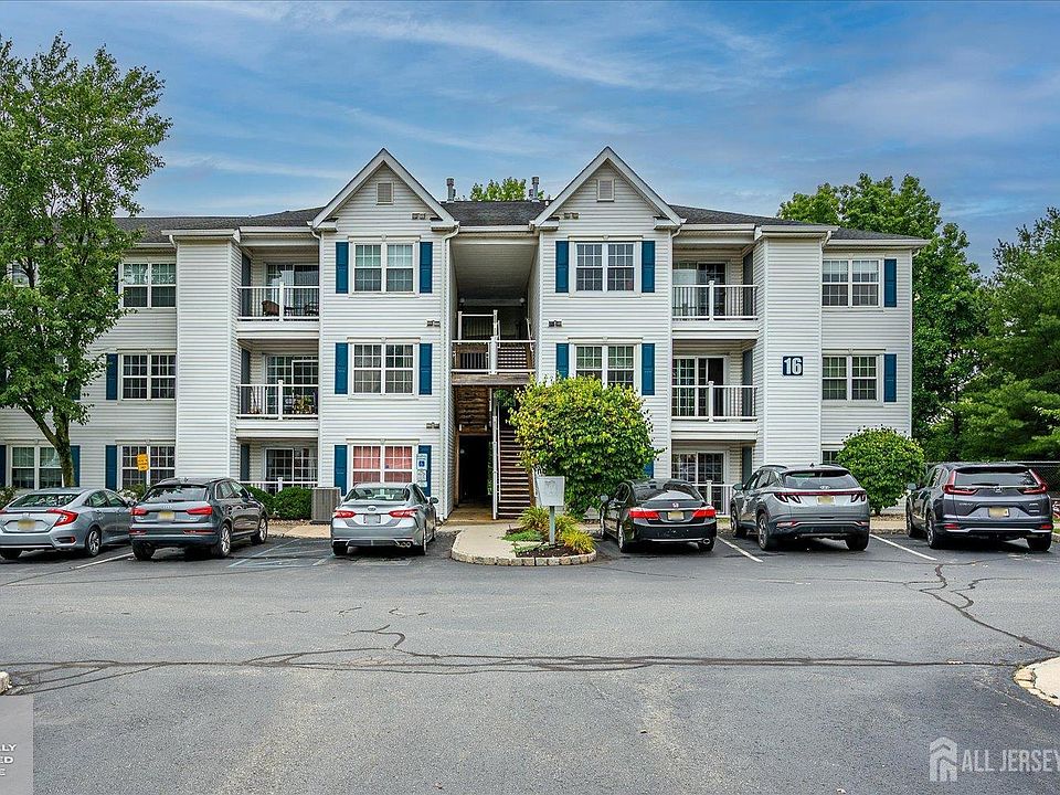 1st image of 1626 Waterford Dr