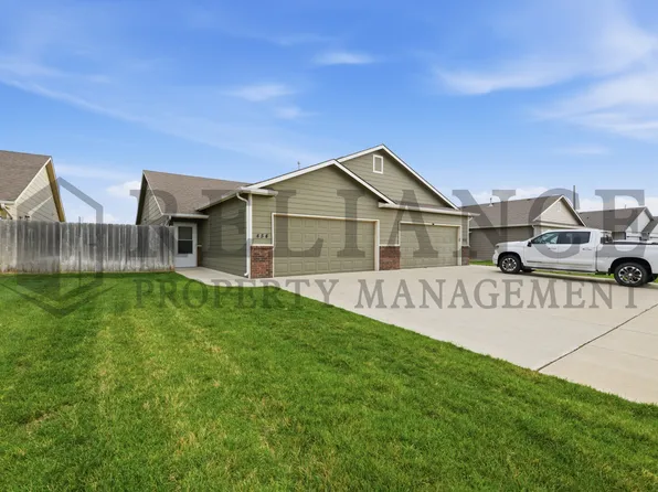 454 S Longbranch Dr, Maize, KS 67101