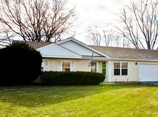 875 Plymouth Ln, Island Lake, IL 60042