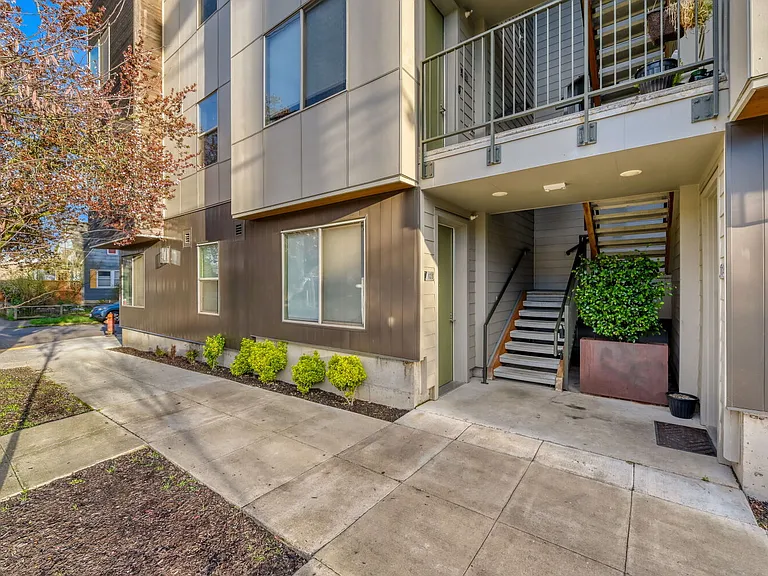 6310 N Maryland Ave #103 — Photo 9