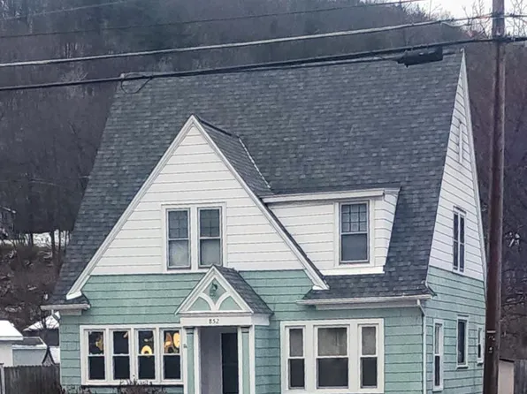 852 Broadway St, Elmira, NY 14904