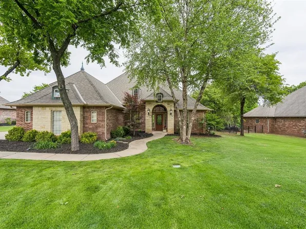 8802 Belcaro Dr, Edmond, OK 73034