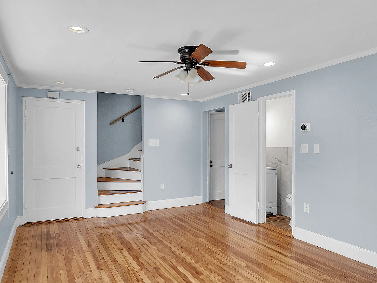 4 bed, 1.5 bath, 1100 sqft, $3,700 — Photo 4