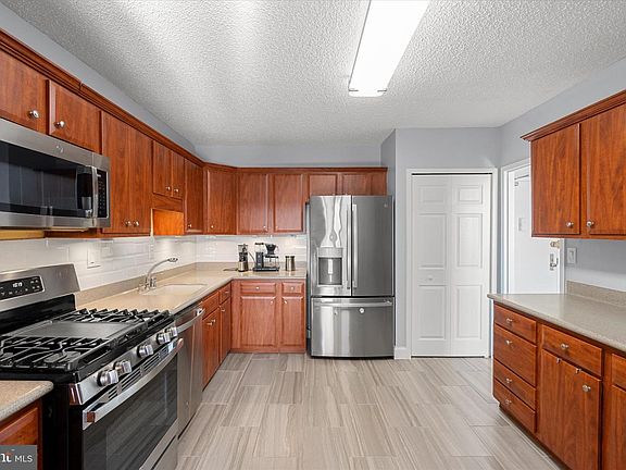3rd image of 3701 S George Mason Dr Unit 2515N