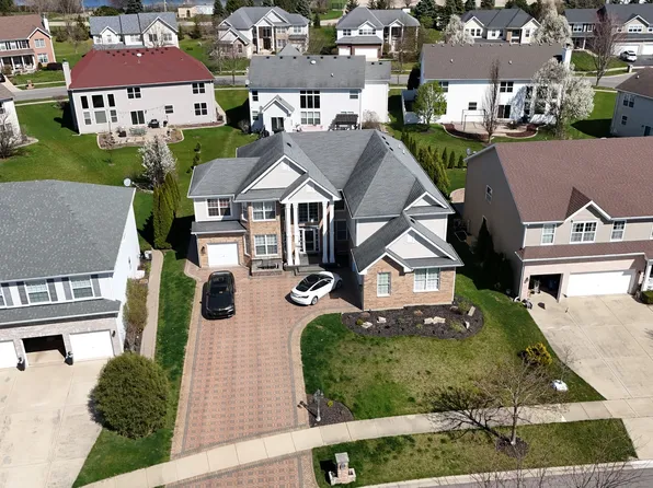 341 Blue Heron Cir, Bartlett, IL 60103