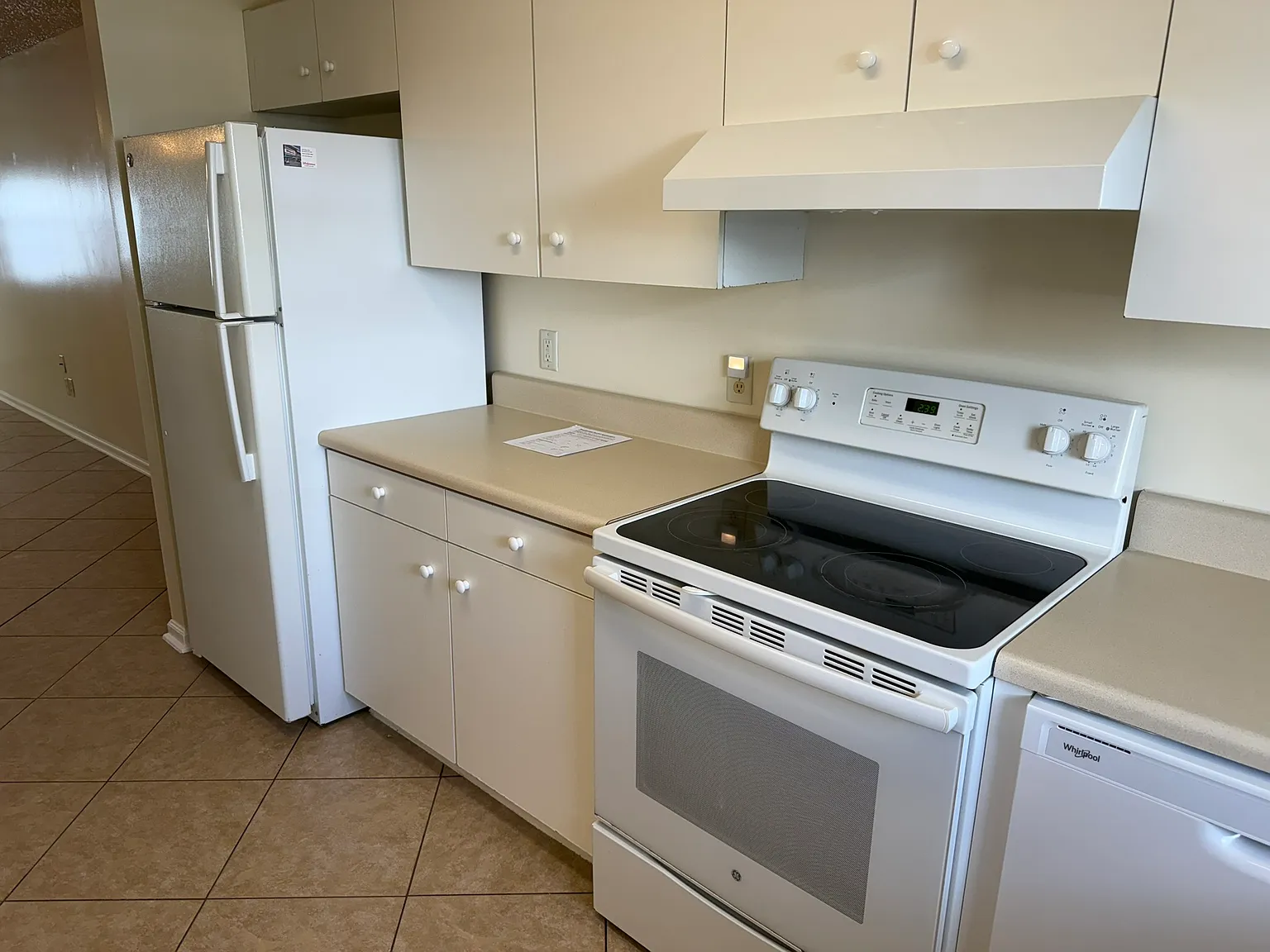 2 bed, 1066 sqft, $1,200 — Photo 2