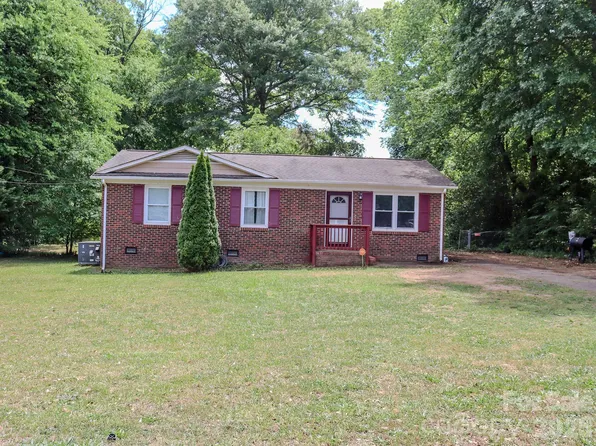 1006 Iris Dr, Gastonia, NC 28056
