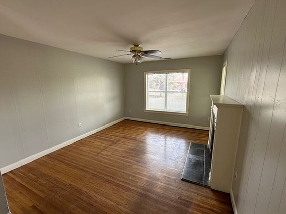 2nd image of 2504 23rd St Unit 1