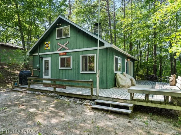 8411 Indian Trail Rd, Millersburg, MI 49759