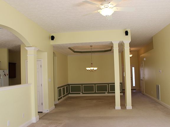 Dining Room/Foyer