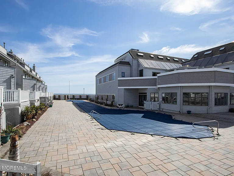 900 Ocean Ave #24 — Photo 3