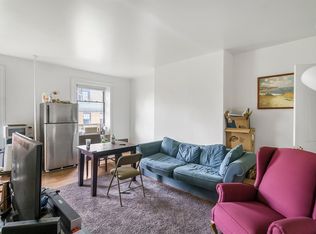 908 Pine St APT 3F, Philadelphia, PA 19107