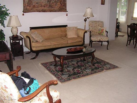 5th image of 9 Pembroke Ln