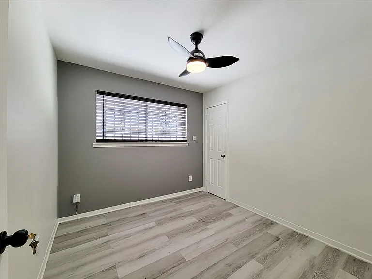 10614 Bainbridge St — Photo 18