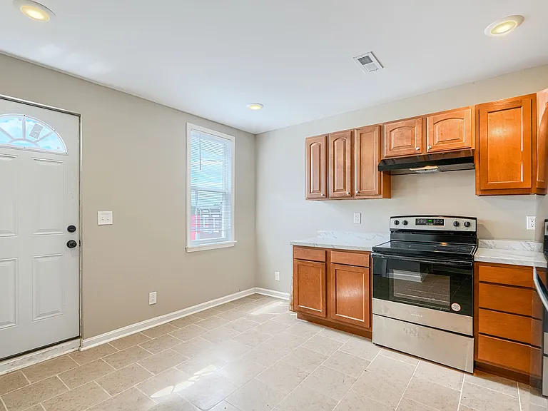 446 N Linwood Ave #2 — Photo 9