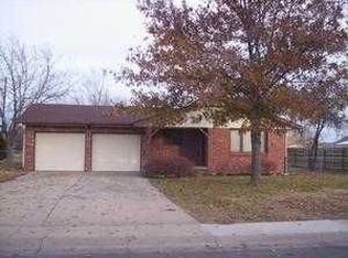 2414 Rambler Rd, Hutchinson, KS 67502