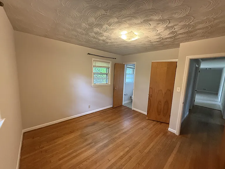 113 Midland Dr — Photo 21