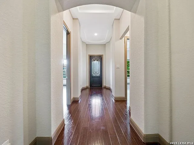 4 bed, 3.0 bath, 2720 sqft, $4,300 — Photo 4