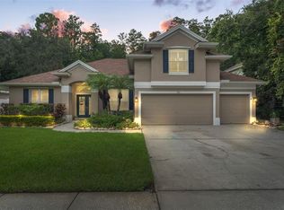 555 Lakewood Dr, Oldsmar, FL 34677