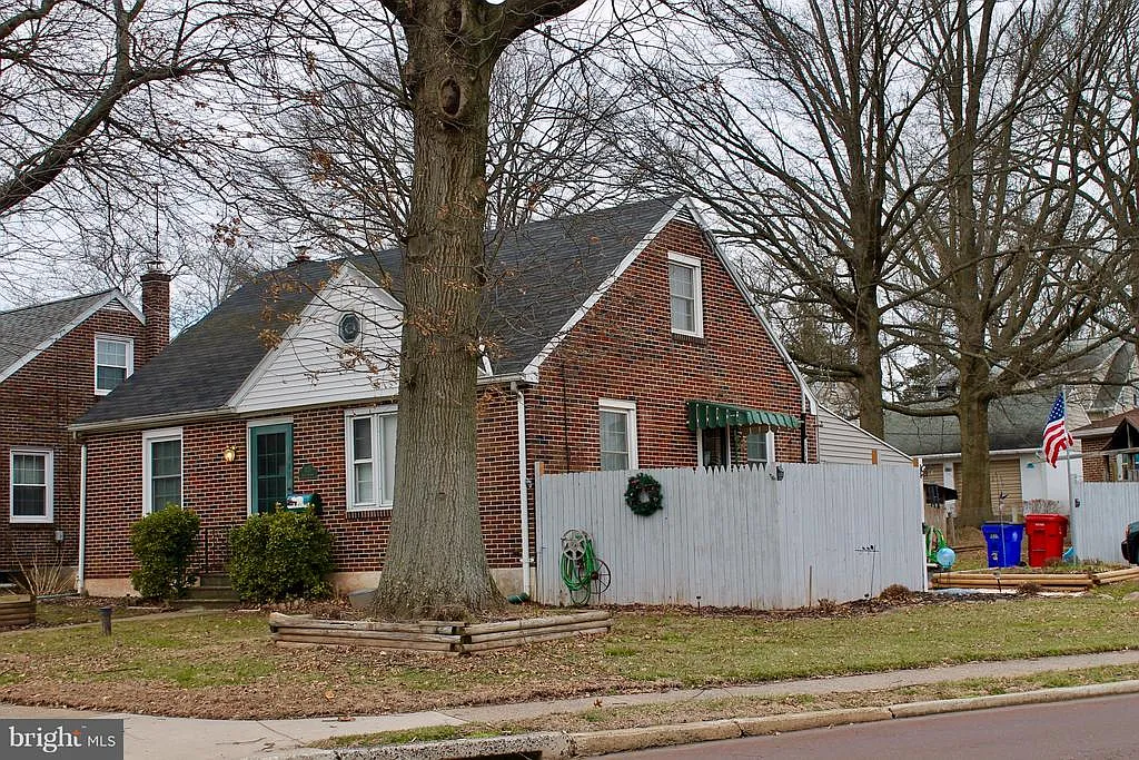 1275 Maple St photo 1