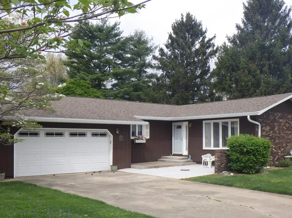 403 Locust St, Jacksonville, IL 62650