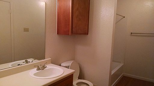 4th image of 1625 N Main St APT I