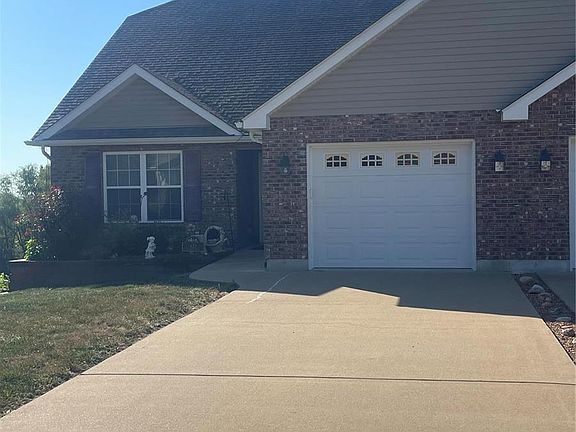 2nd image of 122 Glenrich Dr