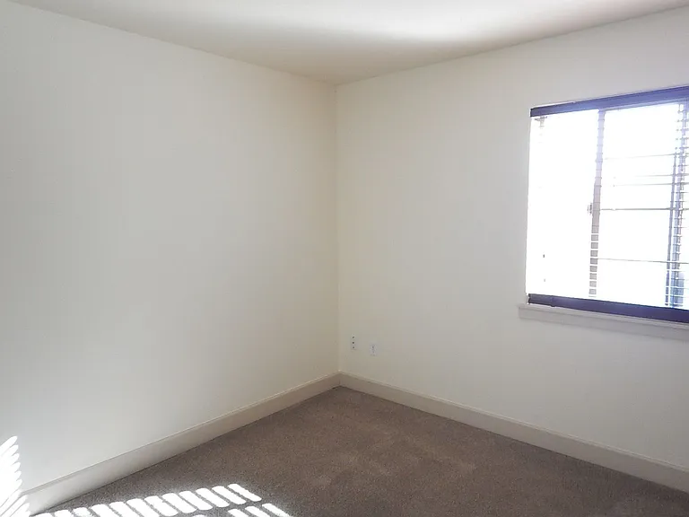 704 NE Loper Ave — Photo 18