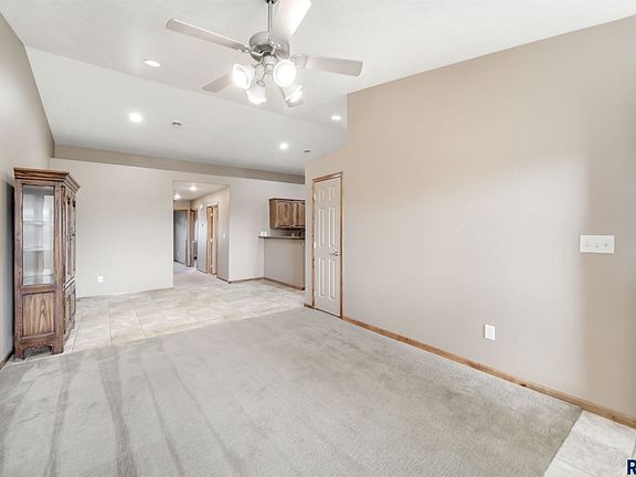 3rd image of 603 Hunter Dr