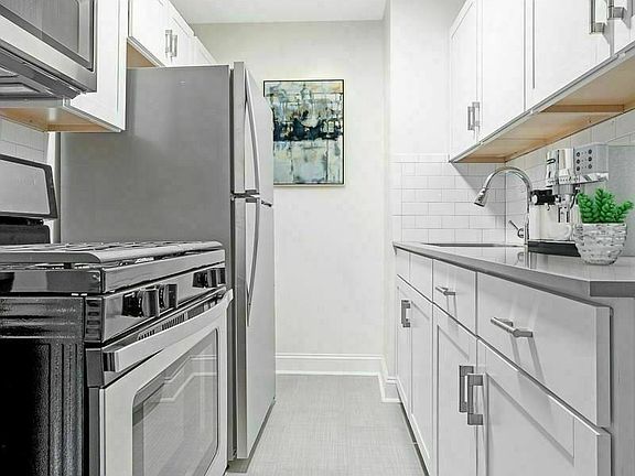 5th image of 3333D Broadway #D33j