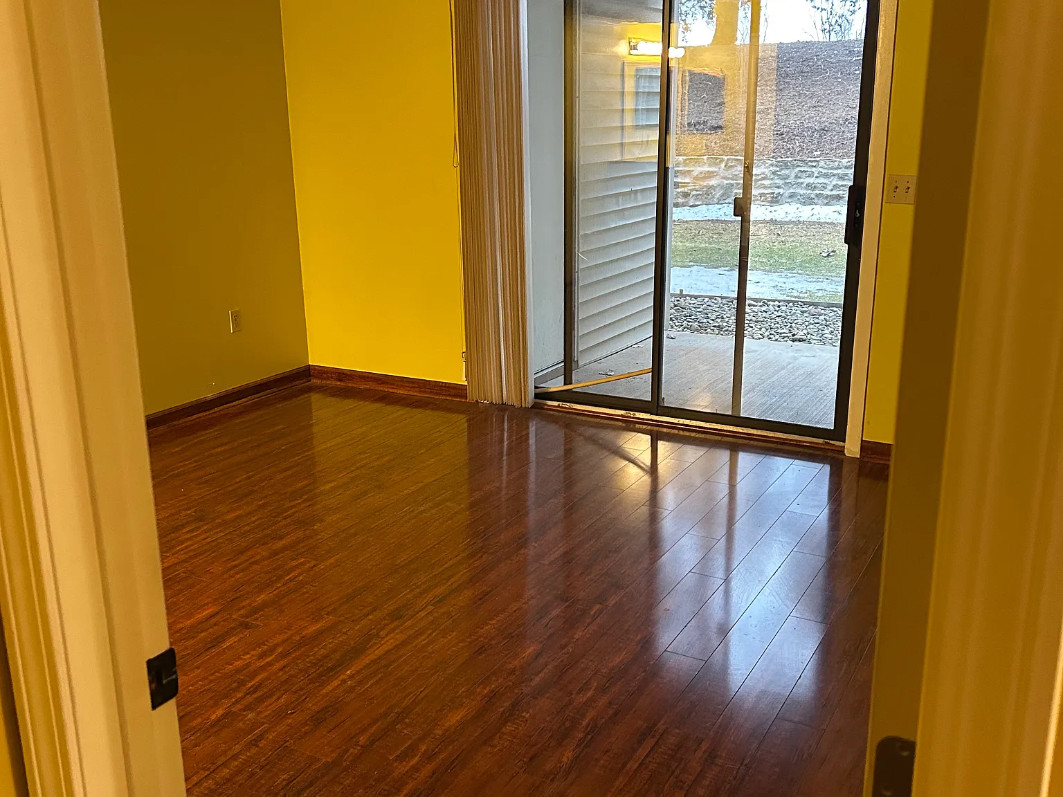 1570 W Pond Dr — Photo 1