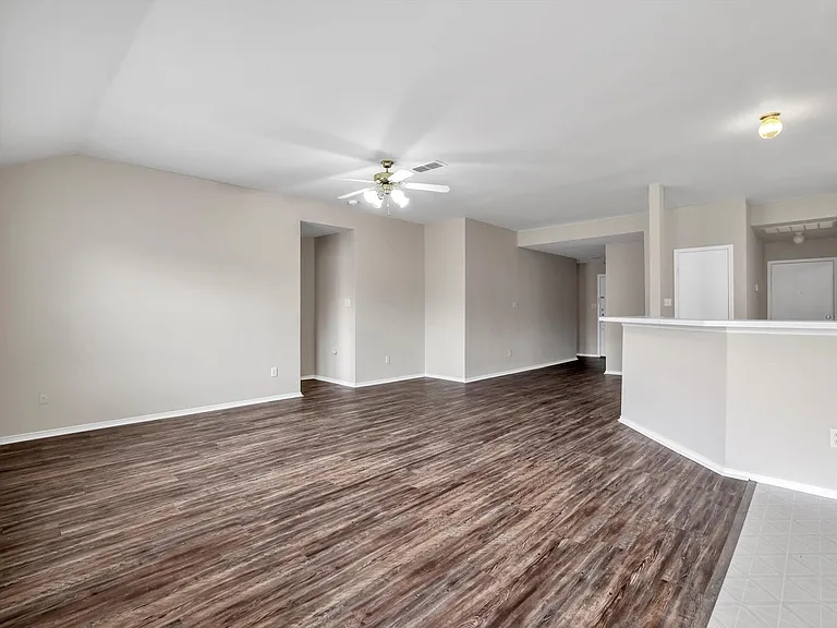 9641 Olivia Dr — Photo 4