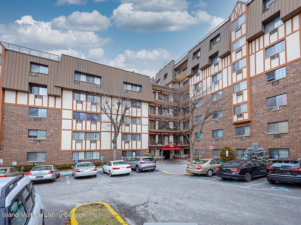 1st image of 2 Elmwood Park Dr APT 415
