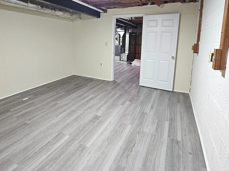 8925 Falling Creek Ct — Photo 42