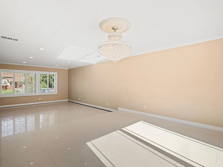 1210 Swarthmore Dr — Photo 11