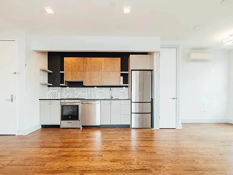311 Woodbine St #3A — Photo 2