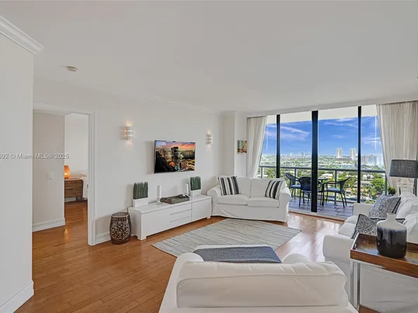 3640 Yacht Club Dr, Aventura, FL