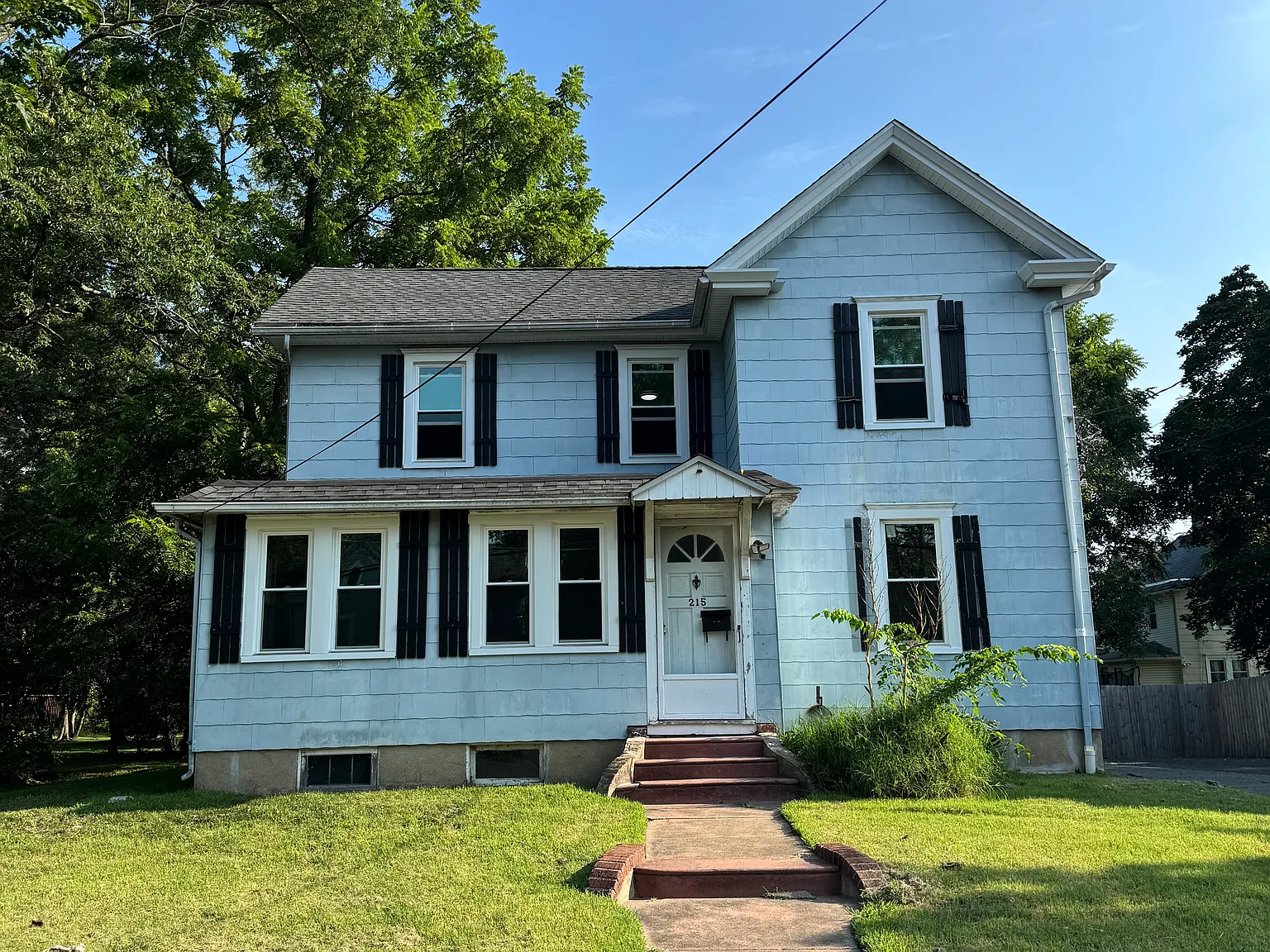 215 E High St — Photo 1