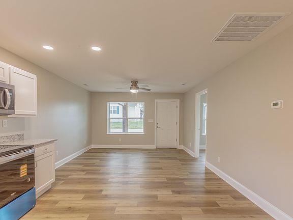5th image of 278 E Michigan Ave