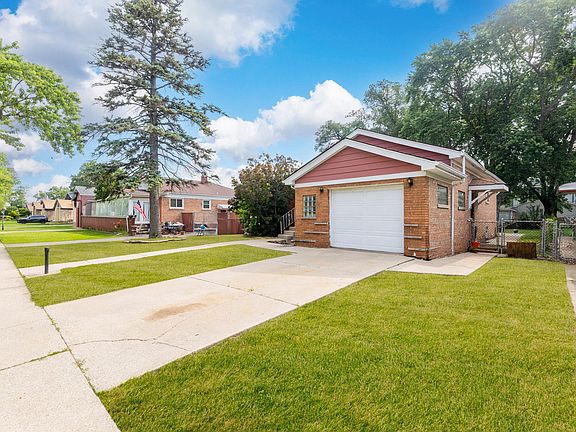3rd image of 8841 Tulley Ave