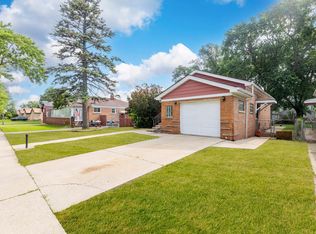 8841 Tulley Ave, Oak Lawn, IL 60453