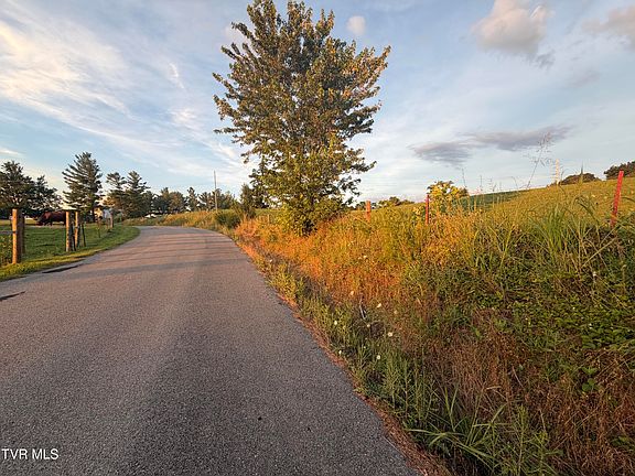 3rd image of Cedar Creek Cave Rd #1R3-4