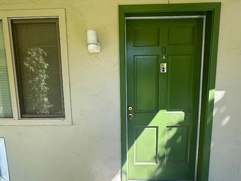 Ivy Common Apartments — Photo 3