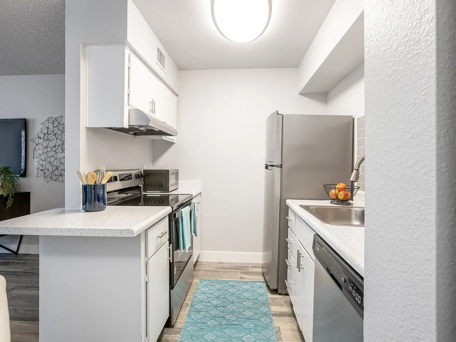 The Mod Apartments — Photo 3