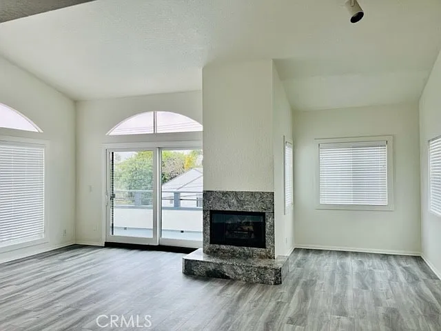 638 3rd St — Photo 3