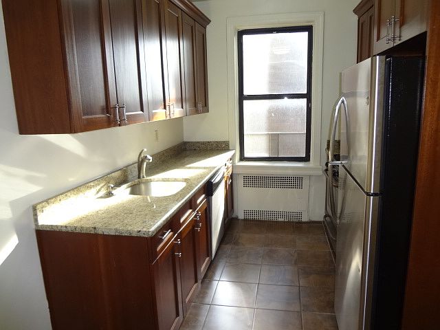 1st image of 6015 Woodside Ave Ste A
